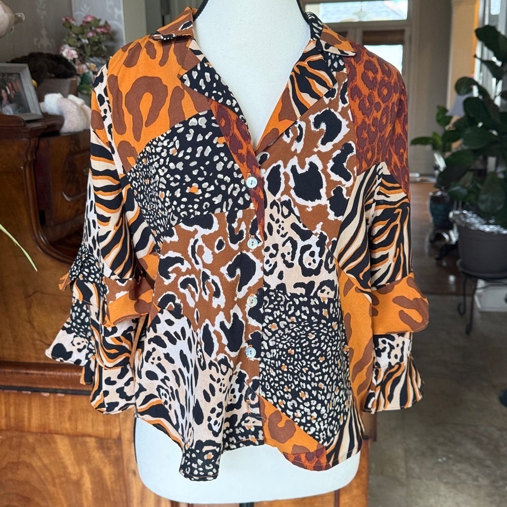 ALICE BLUE medium, V-neck ruffled, layered sleeves blouse, excellent condition - Picture 4 of 10